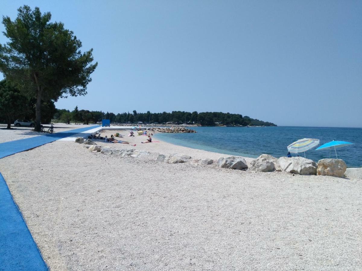 Luxury Art Pula